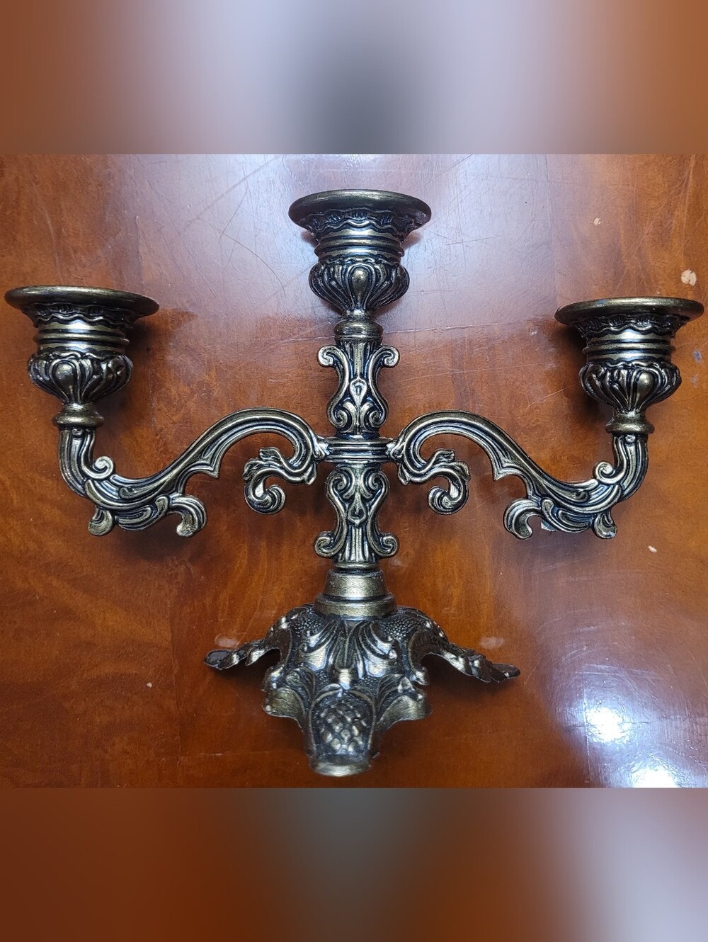 Vìntage Italian Ornate Three-Arm Candle Holder in Antique Brass Finish